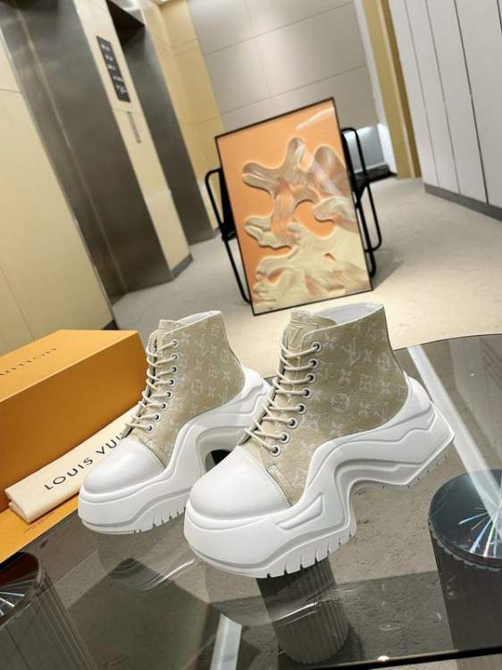 Picture of Louis Vuitton Shoes _SKULVsz35-40sfm011313695